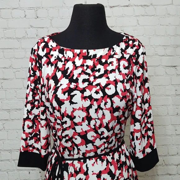 Liz Claiborn Black, Red and White 3/4 Sleeve Shift Dress - Picture 5 of 11